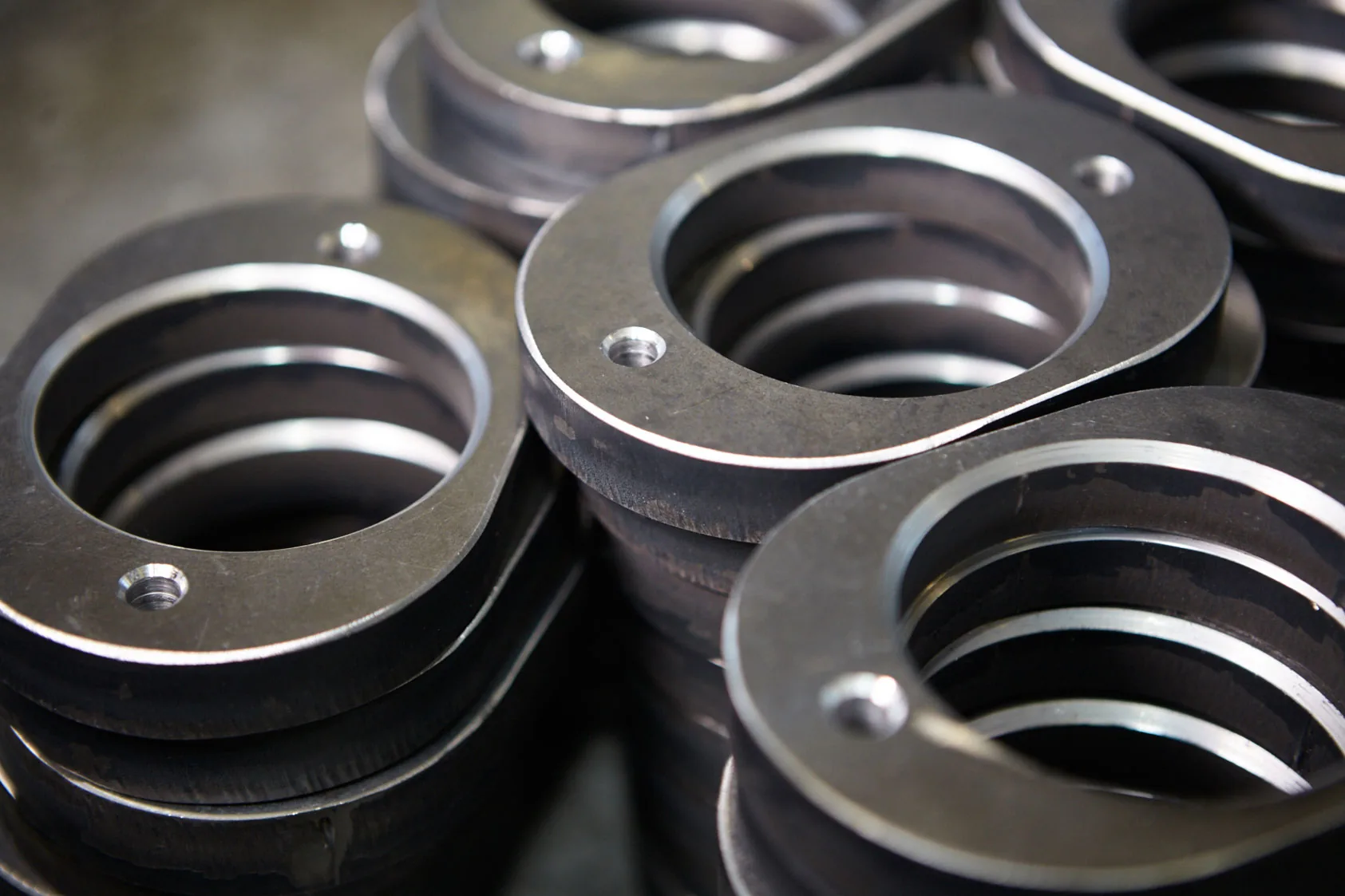 TURCHI kazık çakıcıları için hassas işlenmiş hidrolik çelik bileşenler — Made in Italy kalitesi