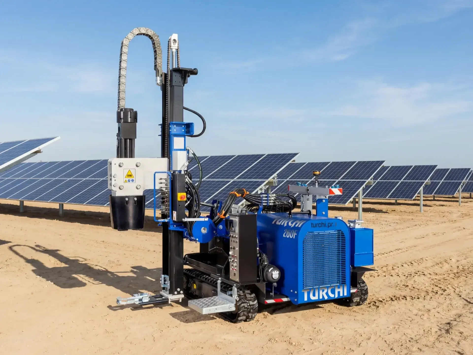 TURCHI 260F أثناء العمل في محطة شمسية