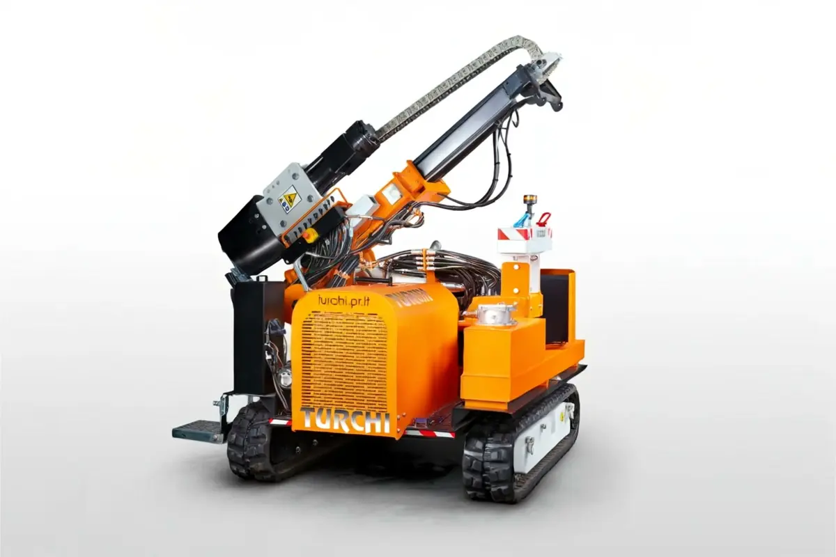 TURCHI 300F in action on a solar farm construction site